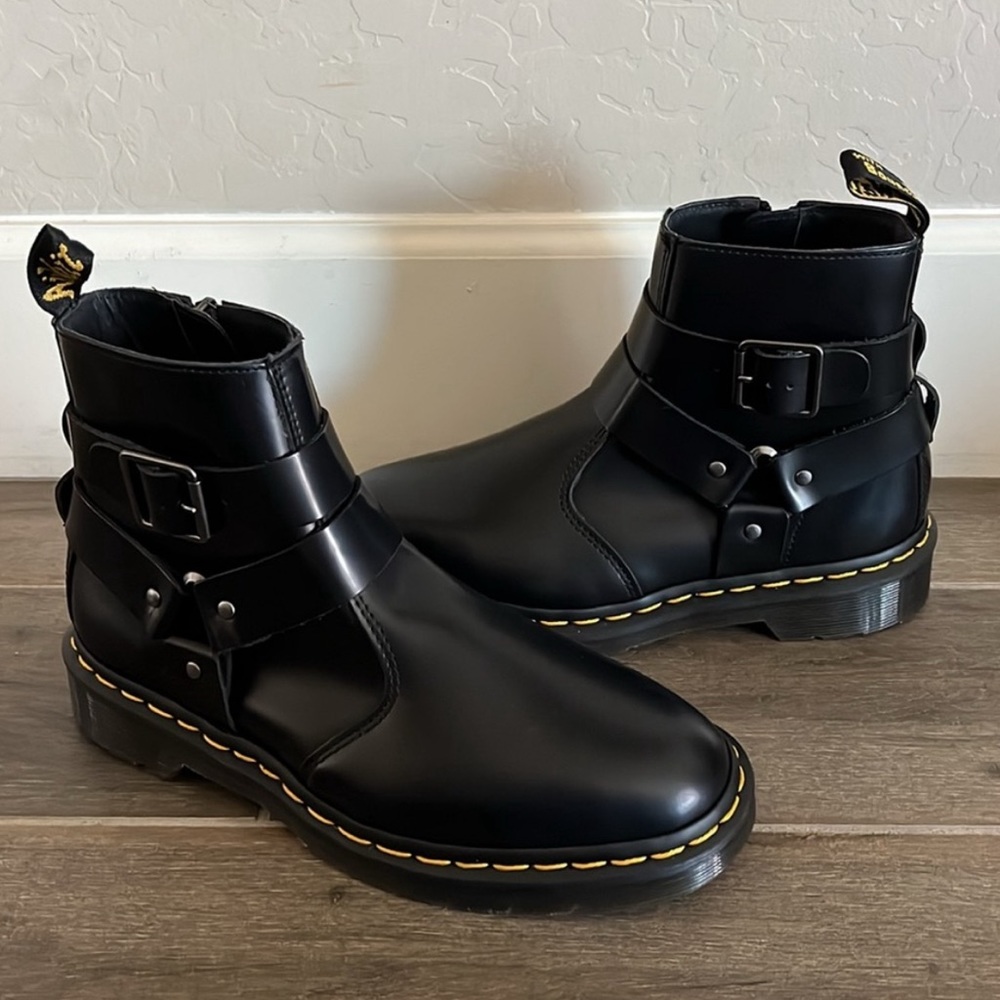 Brand new Biker  Doc Marten black leather combat boots sz 6 men. Sz 7 women